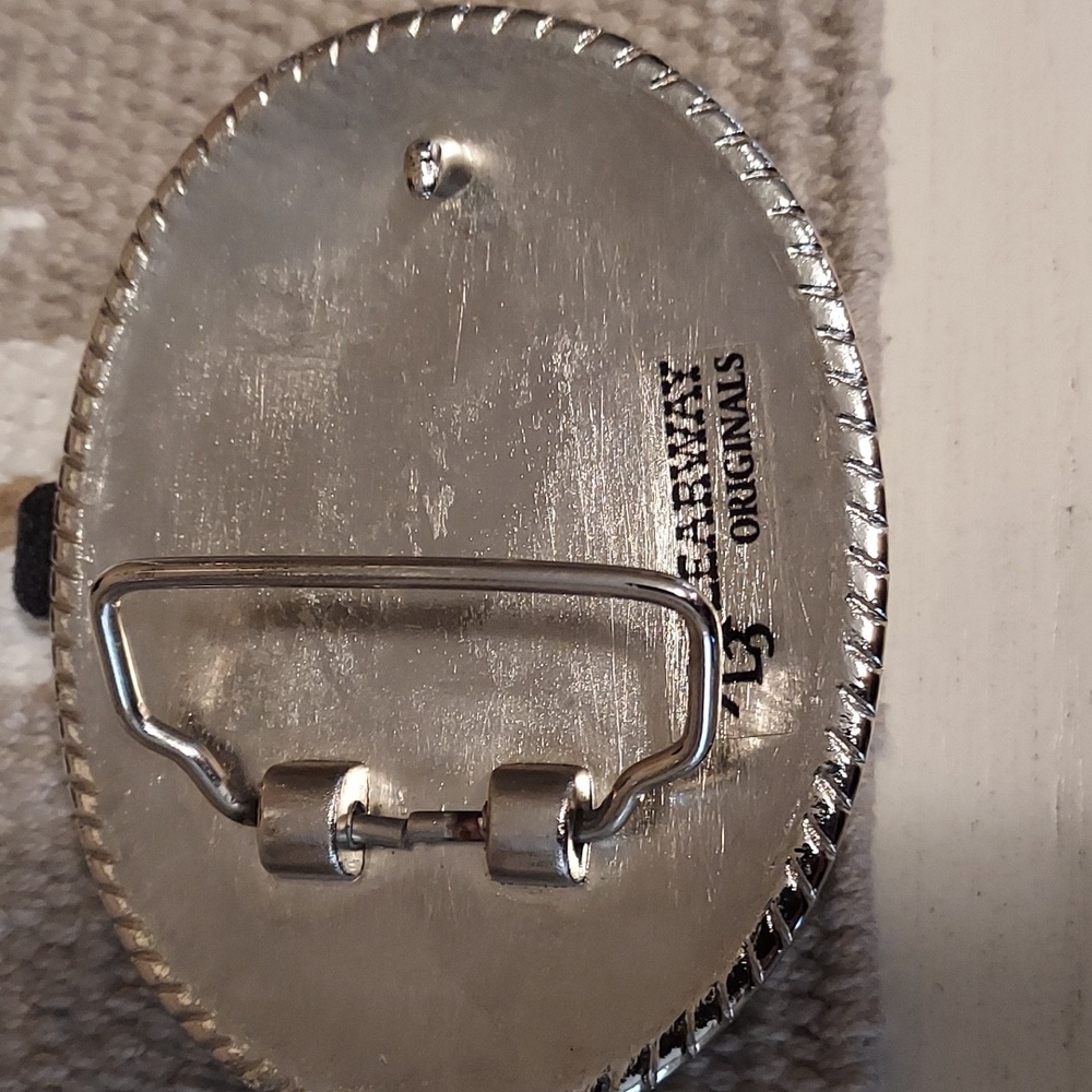 Hancrafted One of a Kind Swarovski Crystal Cowhide Cross Buckle - Picture 5 of 8